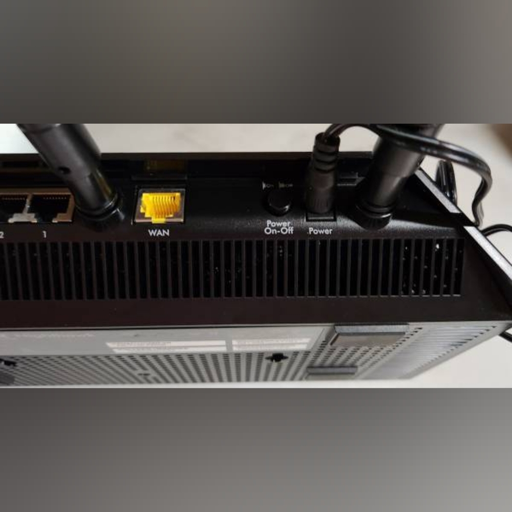 NETGEAR Nighthawk Smart Wi-Fi Router, R6700 - Picture 6 of 7